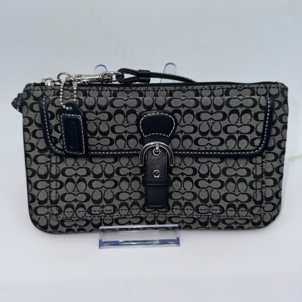 Coach Vintage Soho Black Mini Signature wristlet in EUC